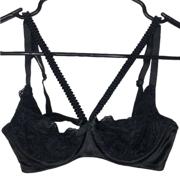 Risque One size fits all Two-part cup construction with lace & strappy details - Picture 3 of 6